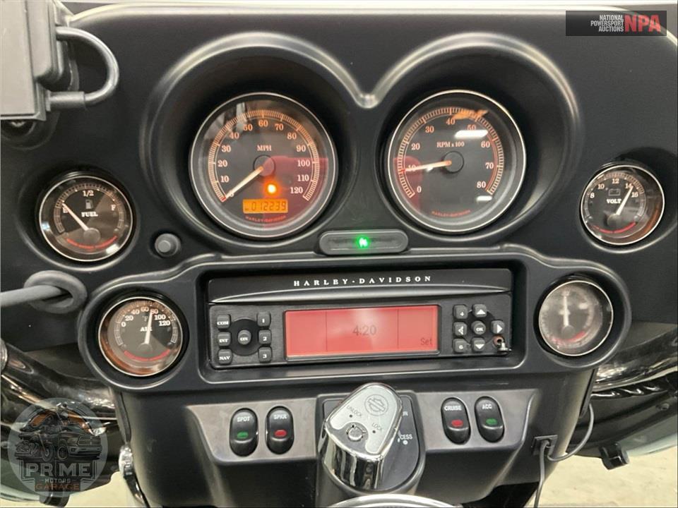 2013 Harley-Davidson FLHTCUTG TRIGLIDE UL CLSC — фото 5