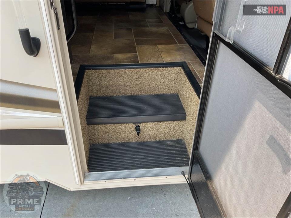 2016 Thor Motor Coach M-31L E450-V10 - CHATEAU SERIES — фото 57