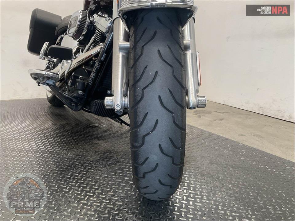 2018 Harley-Davidson FLDE DELUXE — фото 18