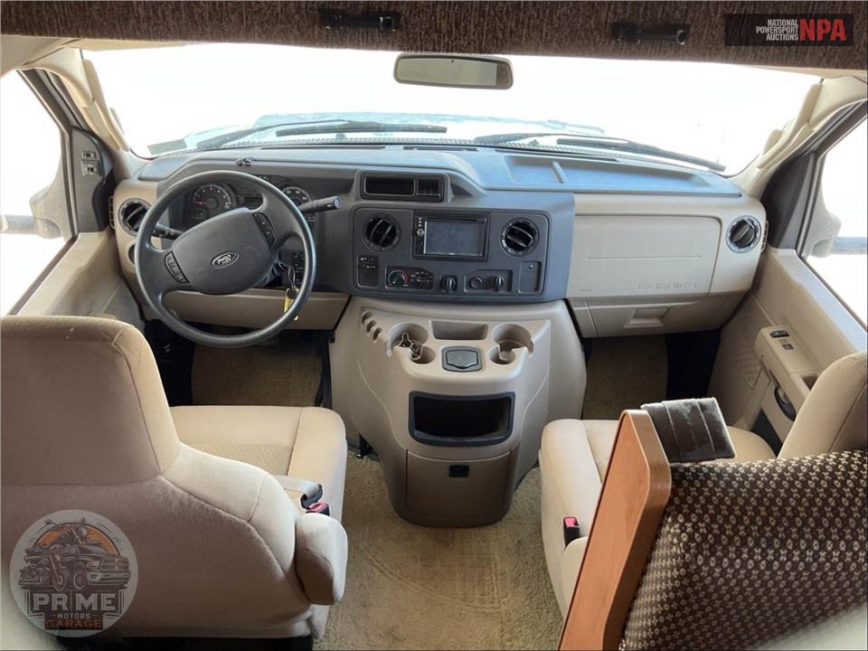 2015 Jamboree M-31D FORD E450 6.8 LITER - SPORT SERIES — фото 13