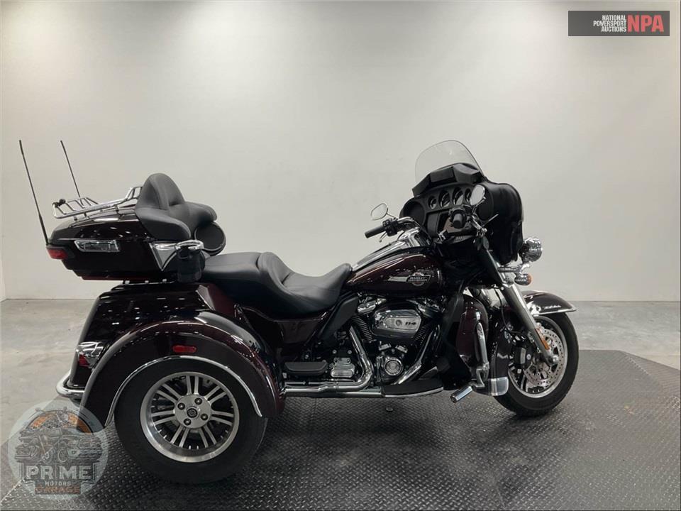 2022 Harley-Davidson FLHTCUTG TRI GLIDE ULTRA CLASSIC — фото 1