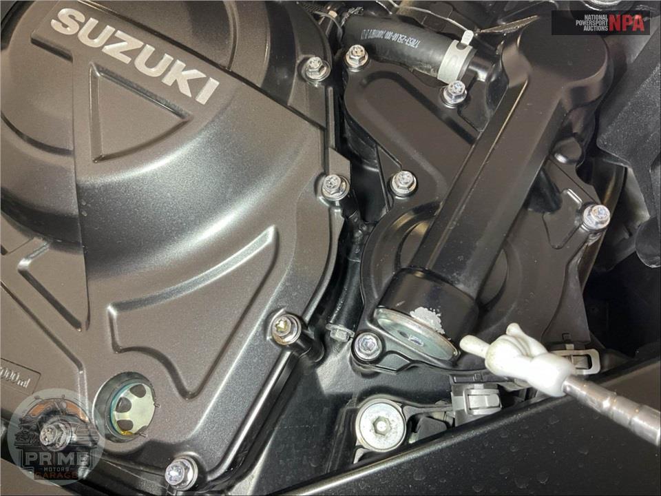 2025 Suzuki GSX800FRQM5 GSX-8R — фото 9