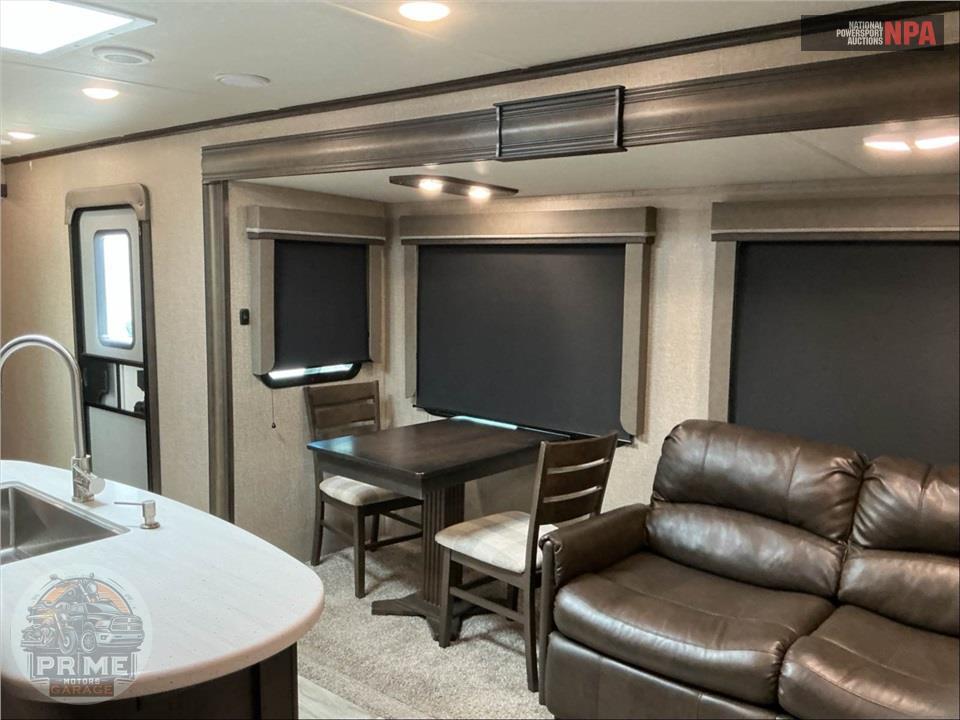 2022 Grand Design Recreational Vehicles M-315RLTS - REFLECTION SERIES — фото 8