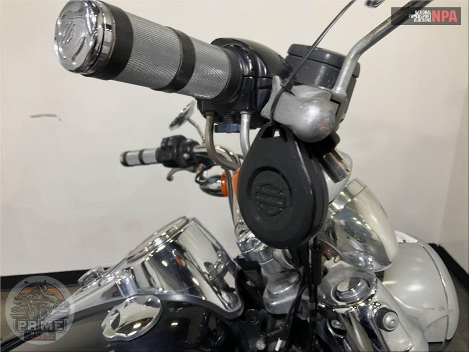 2016 Harley-Davidson FLD-103 DYNA SWITCHBACK — фото 10