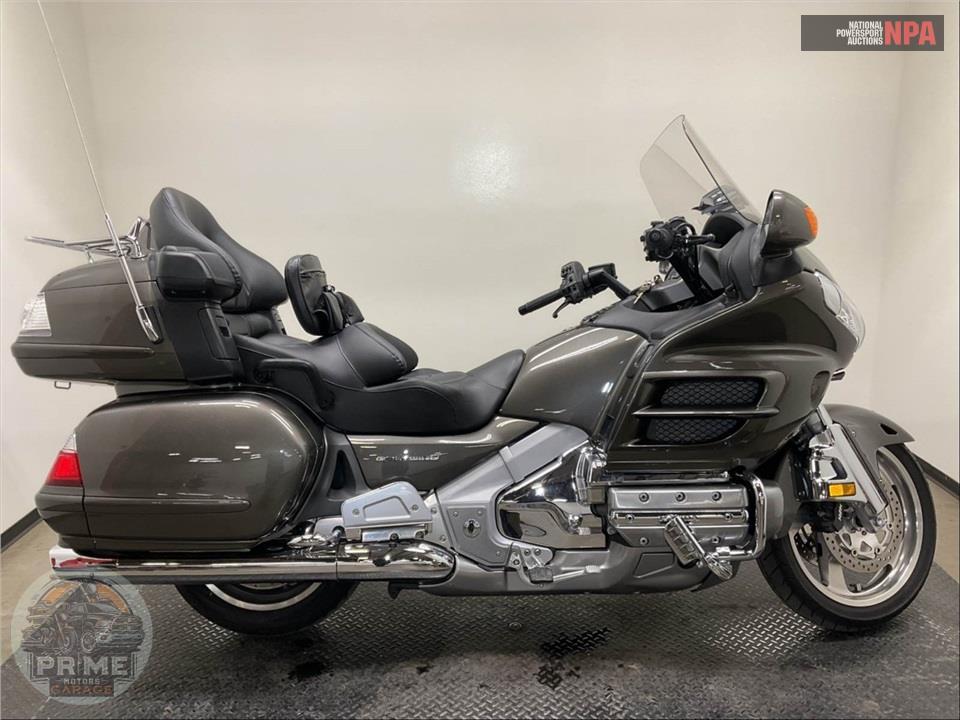 2010 Honda GL1800HPMA GOLDWING — фото 1
