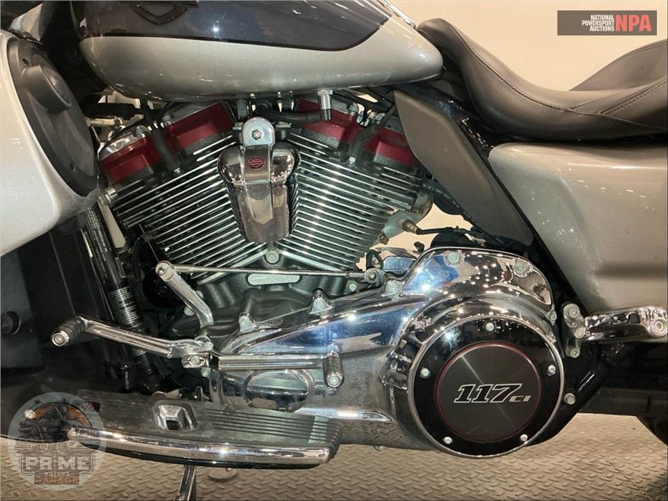 2019 Harley-Davidson FLHXSE CVO STREET GLIDE — фото 7