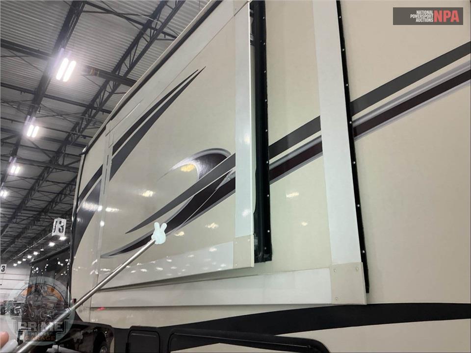 2018 Heartland Rvs M-3310QSCK - BIG COUNTRY FIFTH WHEEL SERIES — фото 28