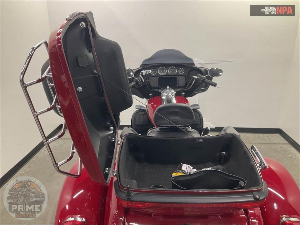 2021 Harley-Davidson FLHTCUTG TRI GLIDE ULTRA CLASSIC — фото 19
