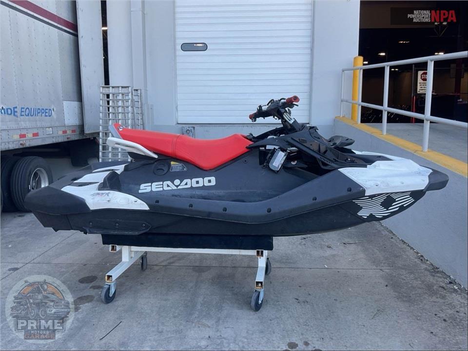 2024 Seadoo/Brp SPARKTRIXX FOR 3 — фото 1
