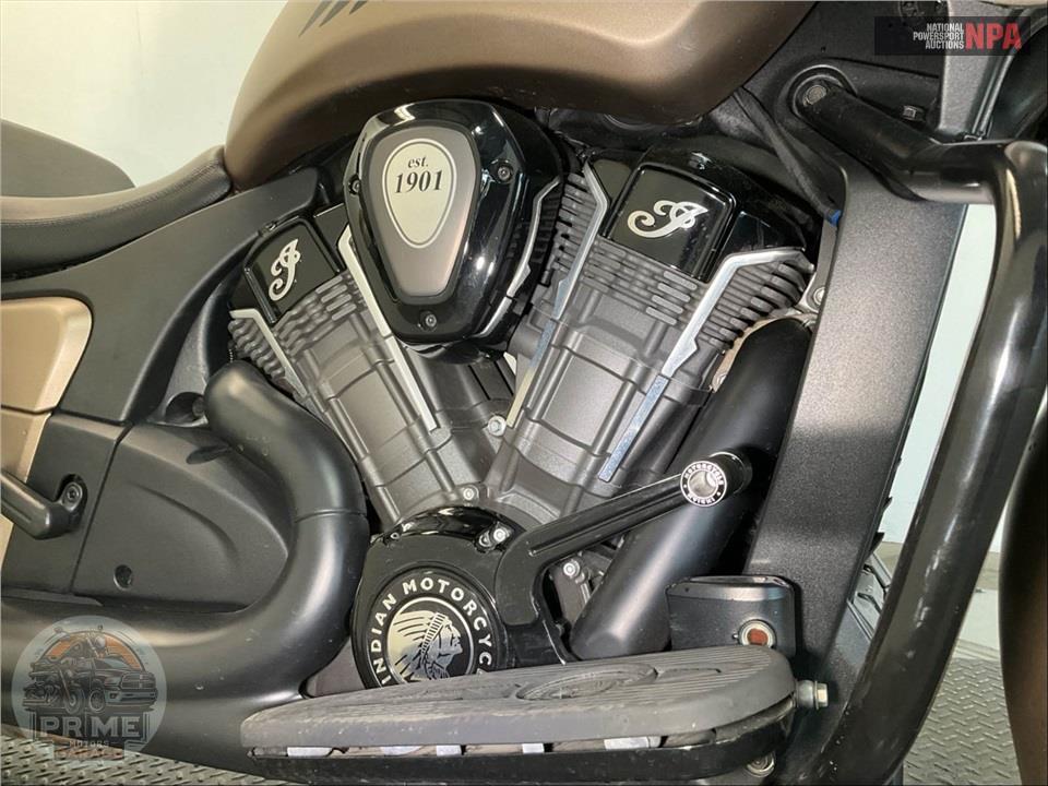 2020 Indian Motorcycle CHALLENGER DARK HORSE SMOKE (WHITE OR SANDSTONE) — фото 6