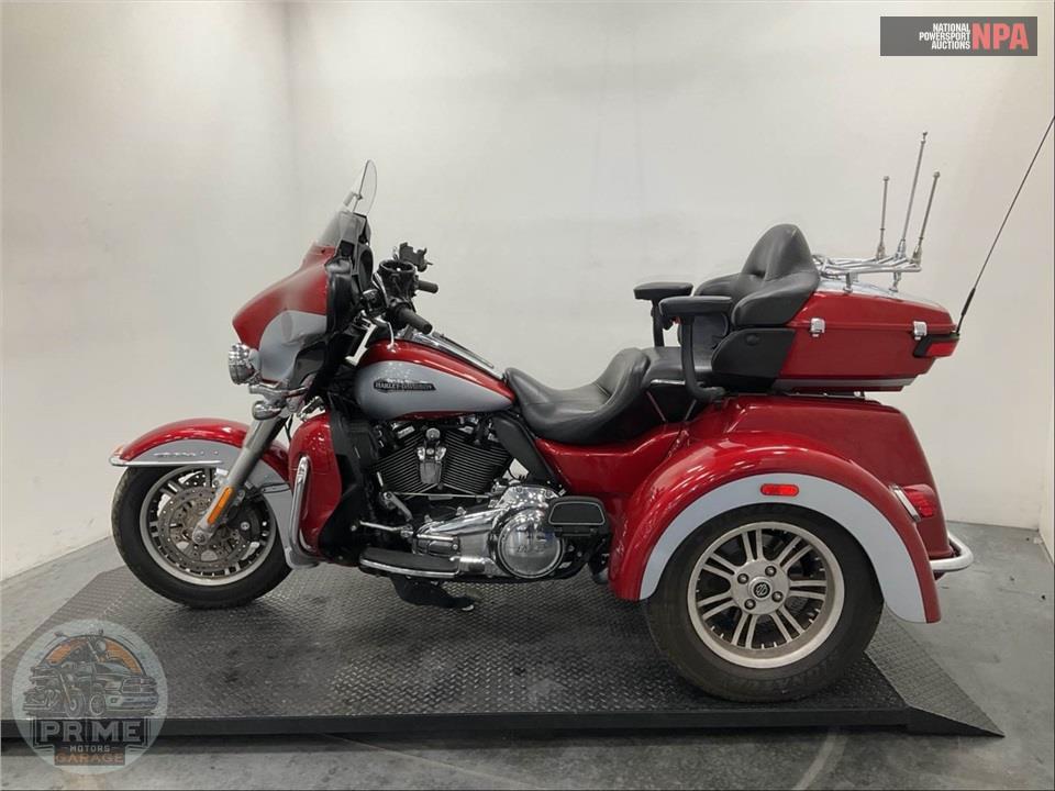 2019 Harley-Davidson FLHTCUTG TRI GLIDE ULTRA — фото 3