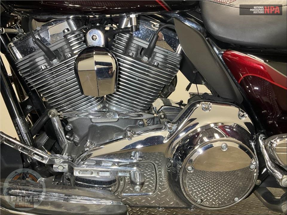 2013 Harley-Davidson FLHTCUSE8 SCREAMIN EAGLE — фото 7