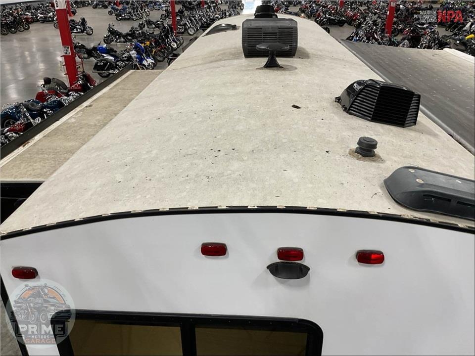 2018 Crossroads Rv M-33 CK - SUNSET TRAIL GRAND RESERVE SERIES — фото 28