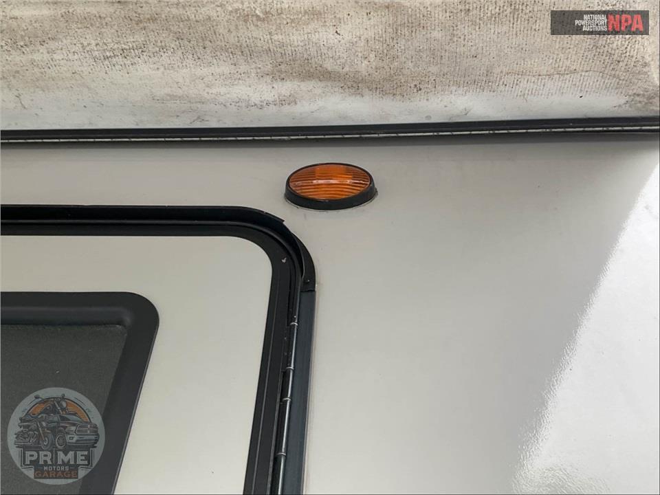 2018 Coachmen By Forest River M-370 FL - CHAPARRAL FIFTH WHEEL SERIES — фото 47