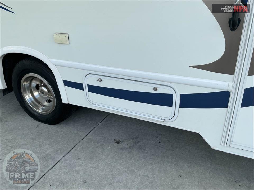 2019 Thor Motor Coach M-22FE E350-V10 - FREEDOM ELITE SERIES — фото 41