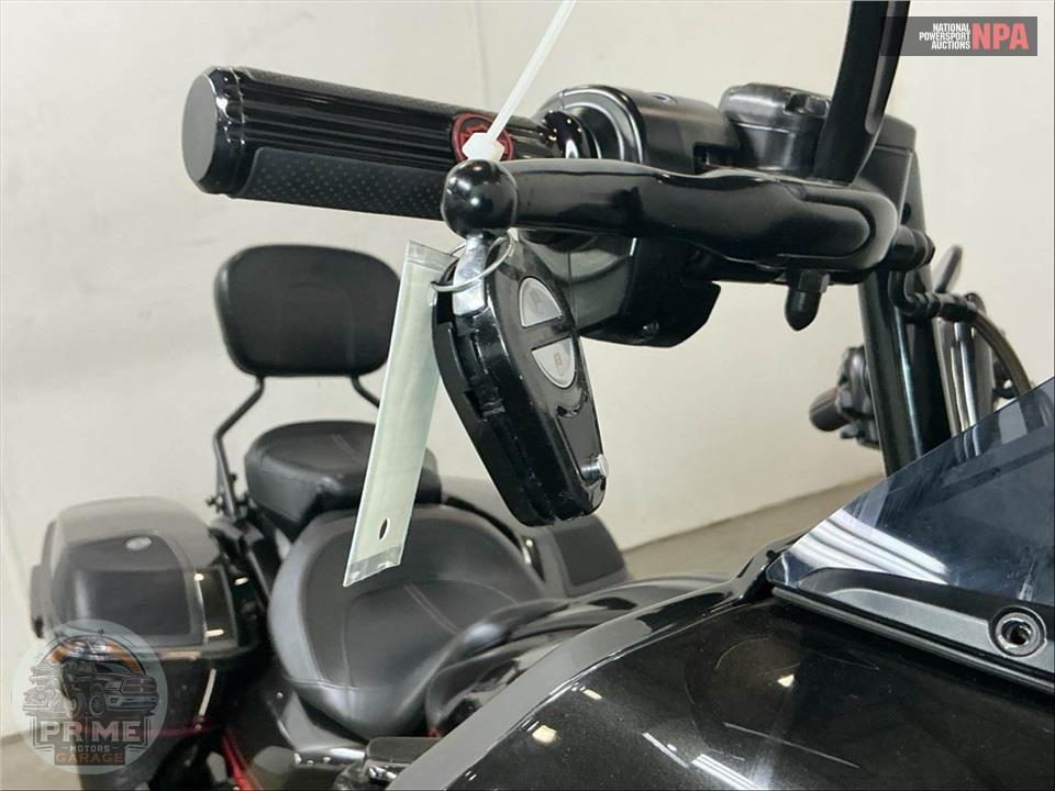 2018 Harley-Davidson FLTRXSE CVO ROAD GLIDE — фото 11