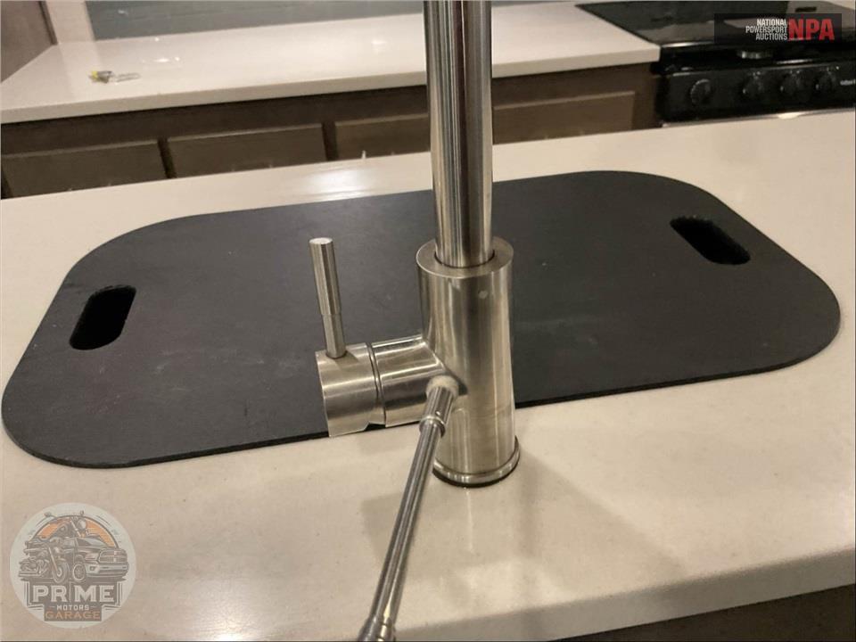 2018 Crossroads Rv M-33 CK - SUNSET TRAIL GRAND RESERVE SERIES — фото 14