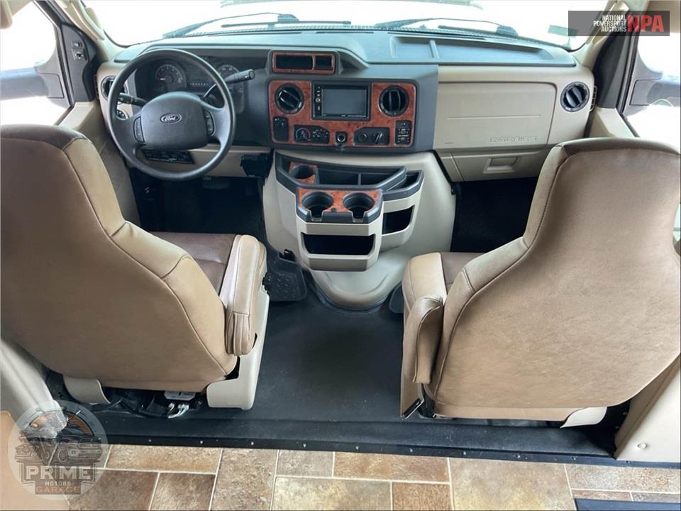 2016 Thor Motor Coach M-31L E450-V10 - CHATEAU SERIES — фото 19