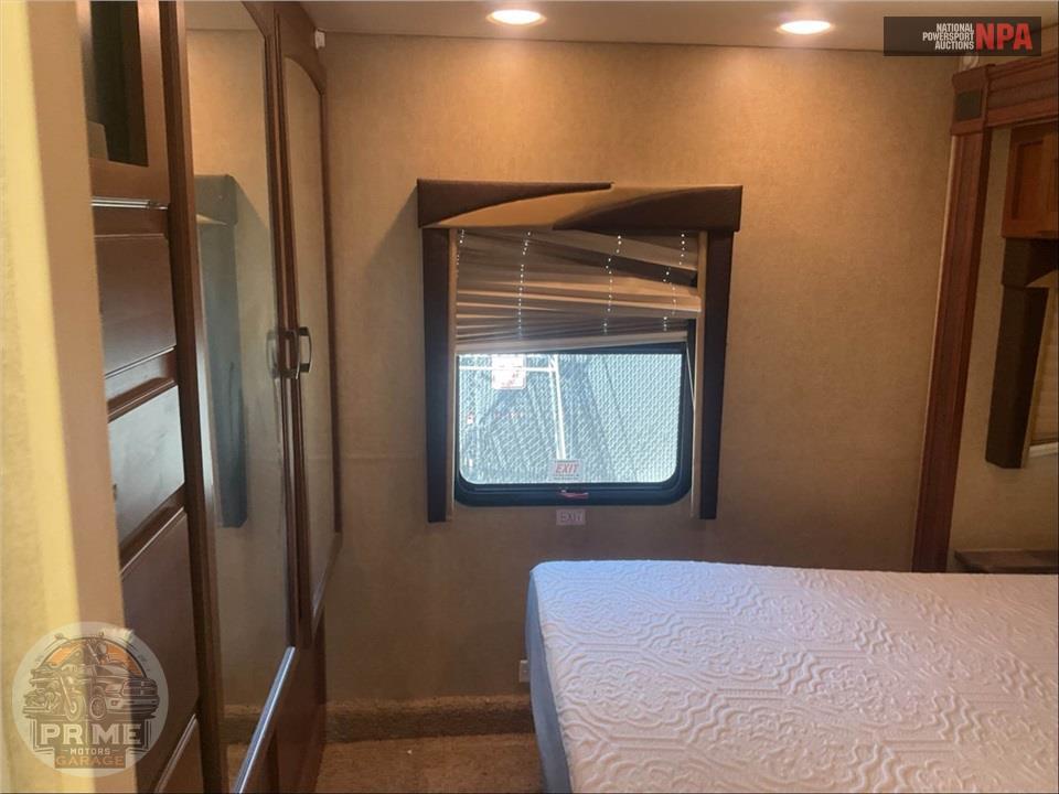 2014 Jayco M-29 MV FORD E450 - GREYHAWK SERIES — фото 30