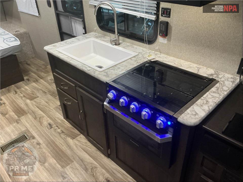 2019 Keystone Rv M-2020 QB - SUMMERLAND SERIES — фото 8