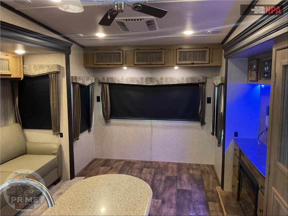 2017 Crossroads Rv M-322 RL - CRUISER FIFTH WHEEL SERIES — фото 7