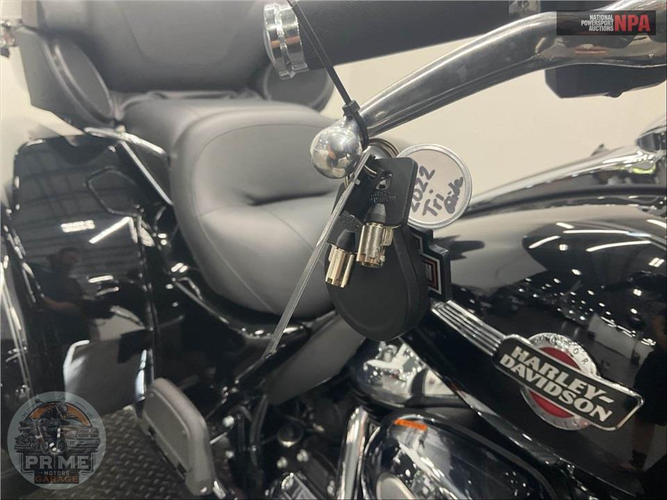 2022 Harley-Davidson FLHTCUTG TRI GLIDE ULTRA CLASSIC — фото 11