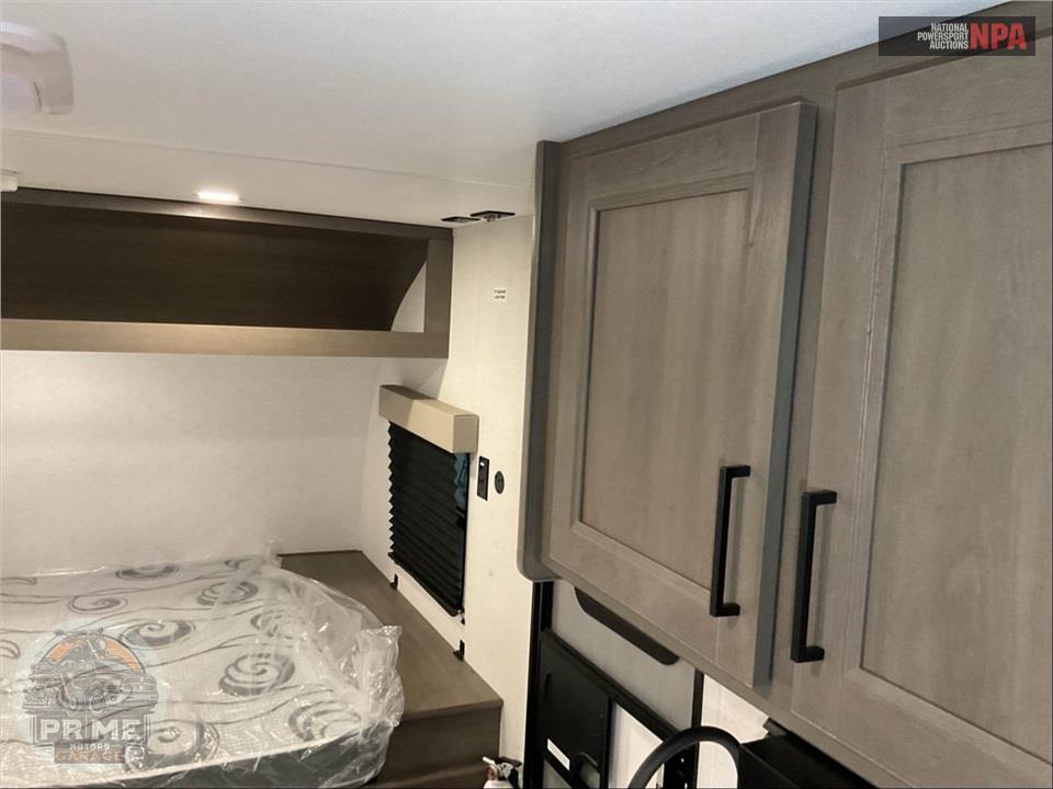 2025 Grand Design Recreational Vehicles M-151BH - TRANSCEND ONE SERIES — фото 8