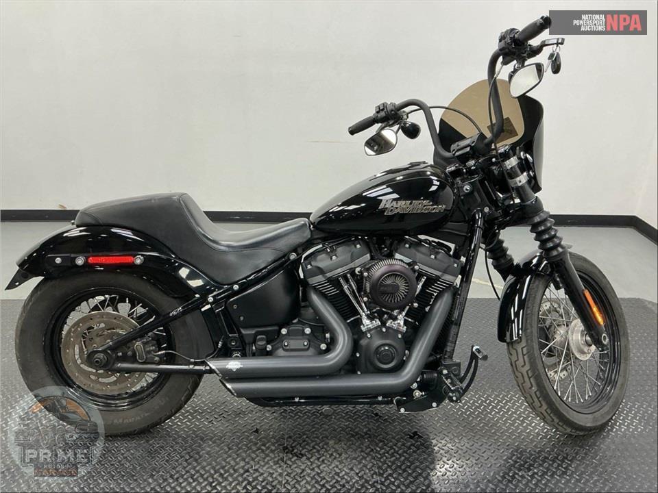 2018 Harley-Davidson FXBB STREET BOB — фото 1