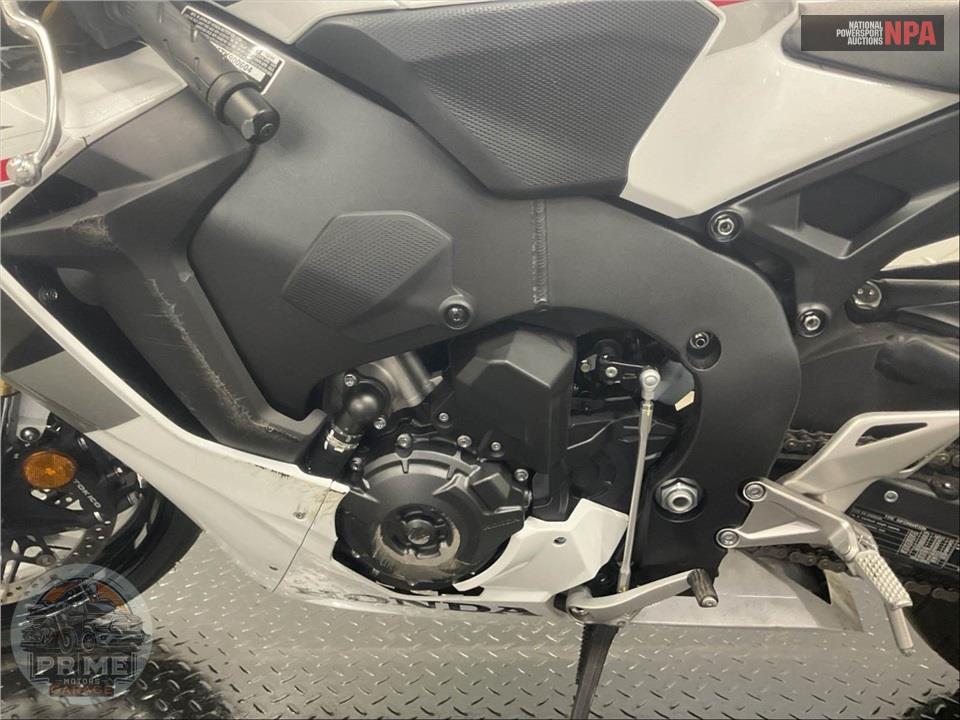 2026 Honda CBR1000RR — фото 7