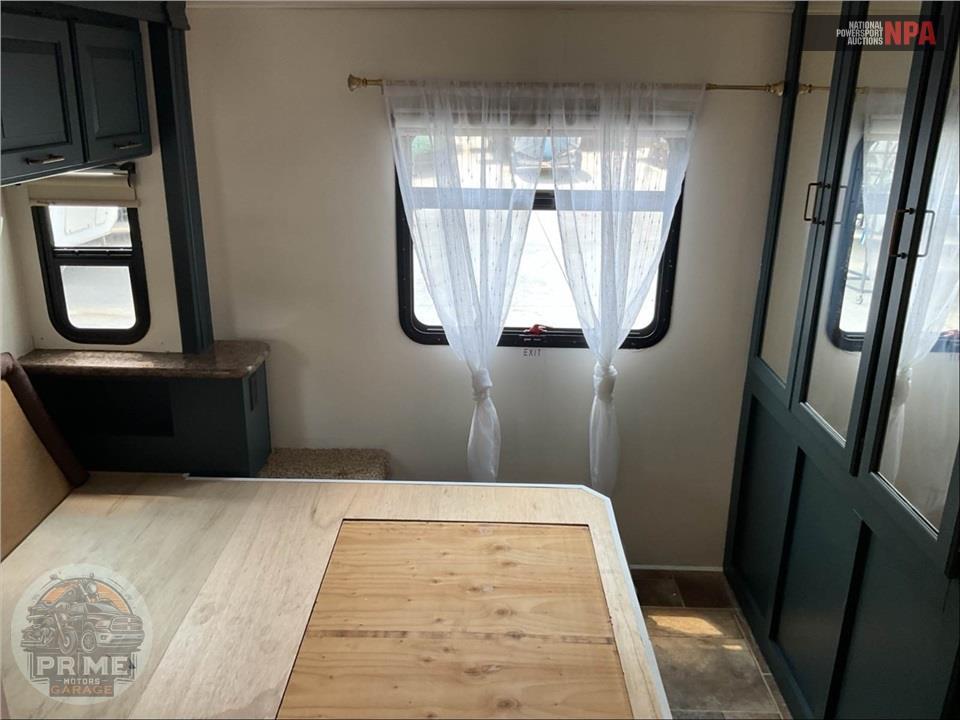 2016 Thor Motor Coach M-31L E450-V10 - CHATEAU SERIES — фото 29