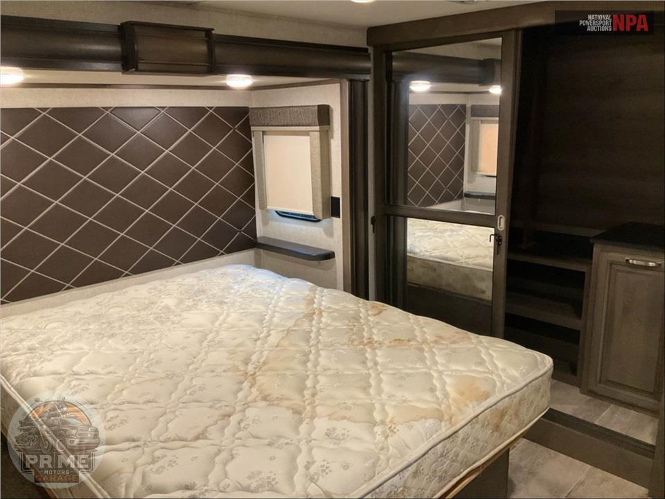 2019 Keystone Rv M-3701 LK - MONTANA 20TH ANNIVERSARY FIFTH WHEEL SERIES — фото 12
