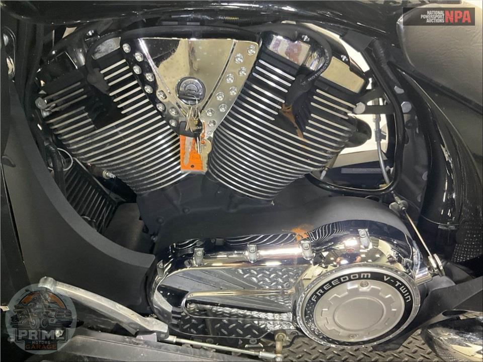 2013 Victory Motorcycles CROSS COUNTRY TOURING — фото 7