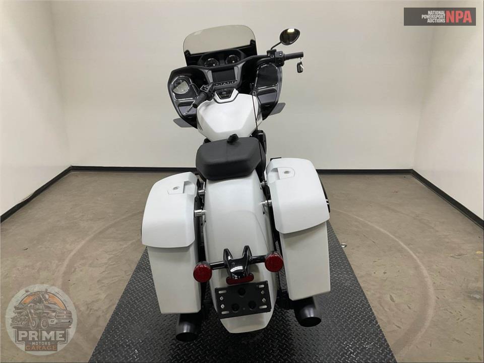 2020 Indian Motorcycle INDIAN CHALLENGER DARK HORSE - N20LCDRRAL — фото 4
