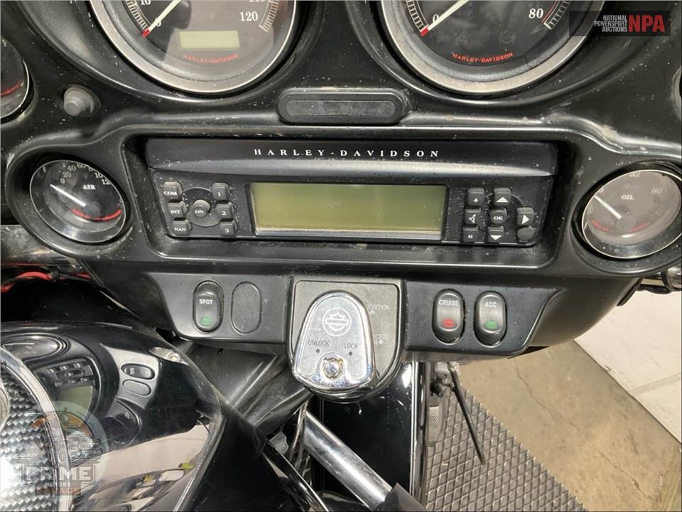 2011 Harley-Davidson FLHTC ELECTRA GLIDE CLSC — фото 13