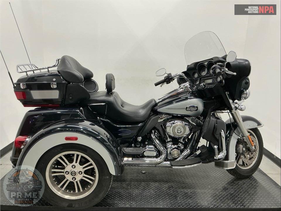 2013 Harley-Davidson FLHTCUTG TRIGLIDE UL CLSC — фото 1