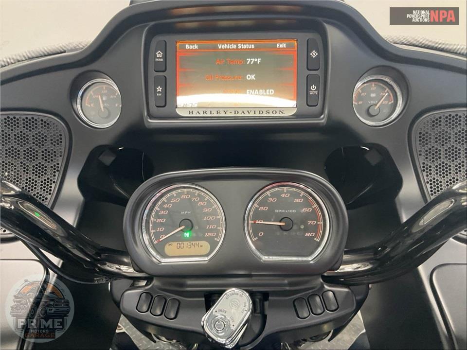 2017 Harley-Davidson FLTRU ROAD GLIDE ULTRA — фото 5