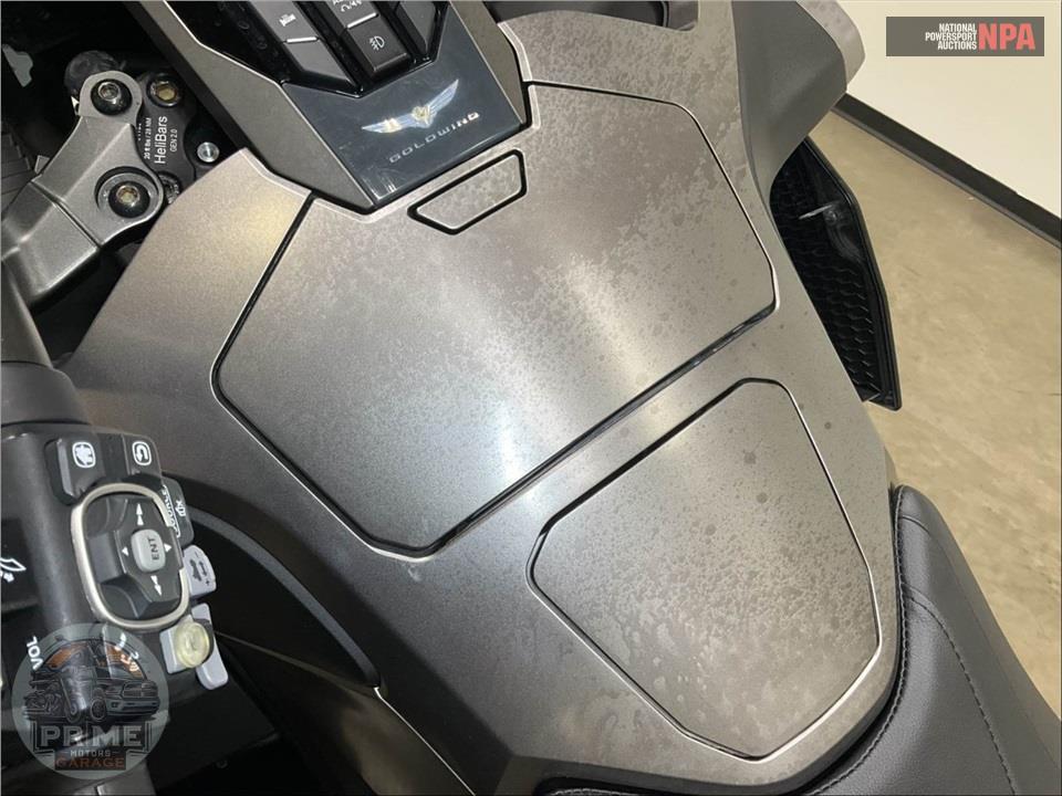 2018 Honda GL1800BD GOLDWING DCT (SILVER) — фото 17