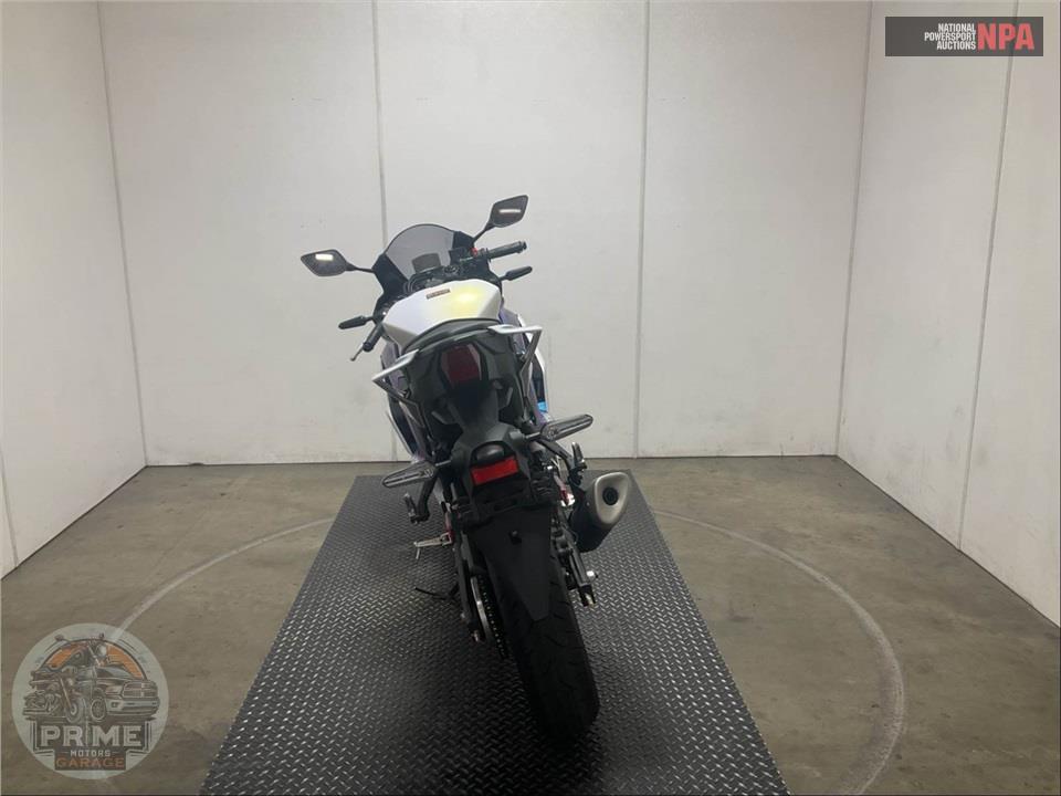2025 Yamaha YZF-R3 — фото 4