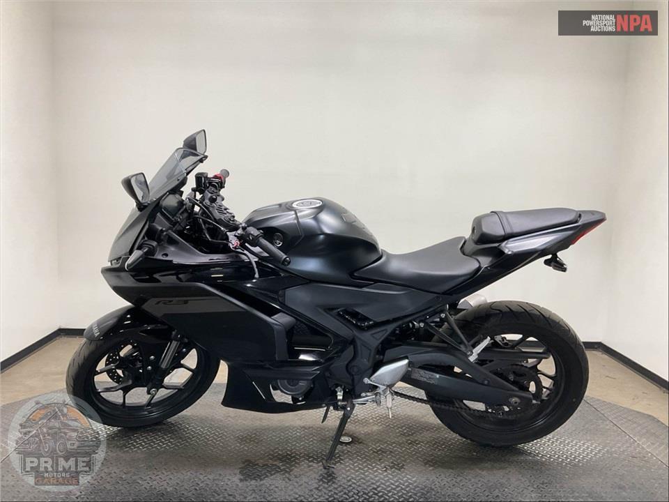 2025 Yamaha YZF-R3 — фото 3