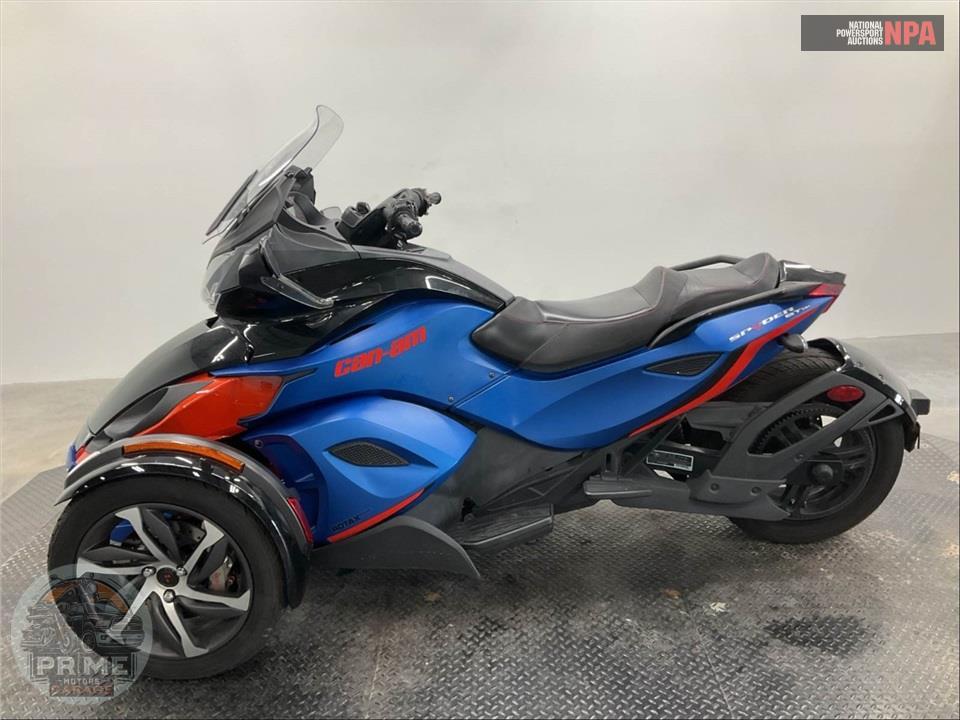 2015 Can-Am Spyder ST-S SE5 Special Series — фото 3