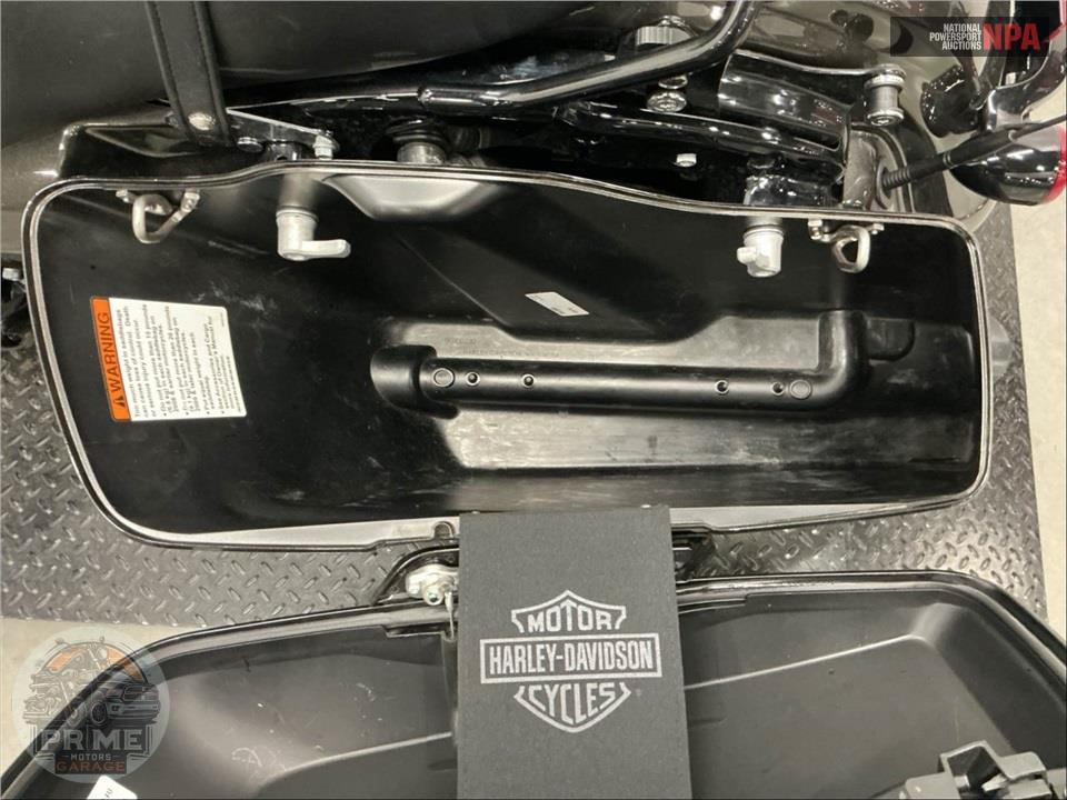 2019 Harley-Davidson FLHXS STREET GLIDE SPECIAL — фото 17