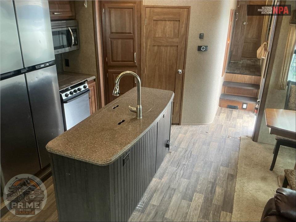 2017 Keystone Rv M-3950 BR - MONTANA LEGACY EDITION FIFTH WHEEL SERIES — фото 7