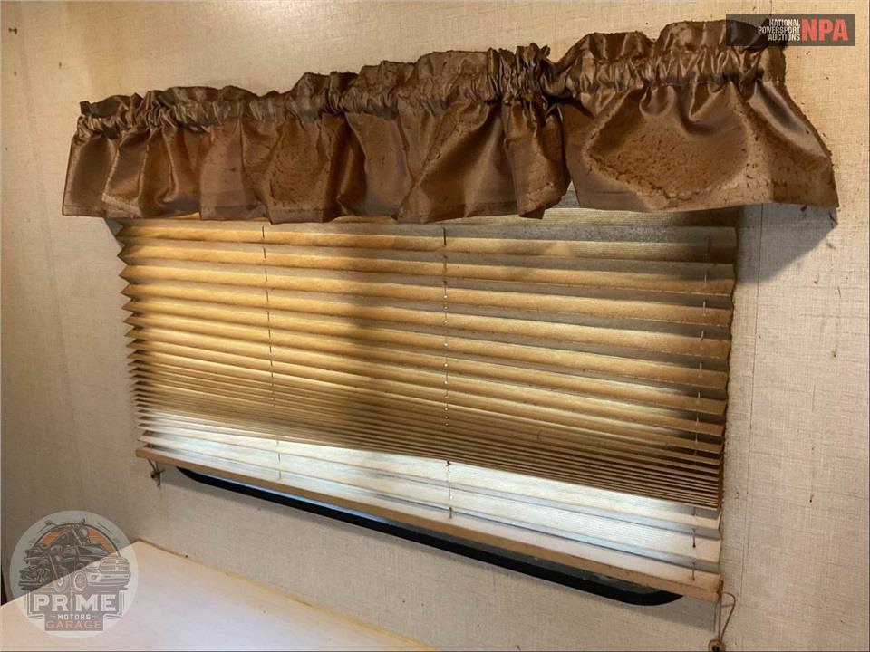 2018 Crossroads Rv M-31 BH - VOLANTE SERIES — фото 30