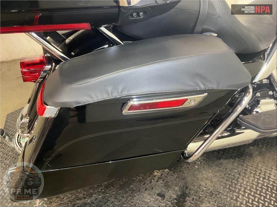2018 Harley-Davidson FLHTCU ELECTRA GLIDE ULTRA CLASSIC — фото 24