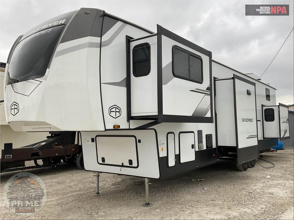 2025 Sandpiper By Forest River M-3990FL - FIFTH WHEEL SERIES — фото 2