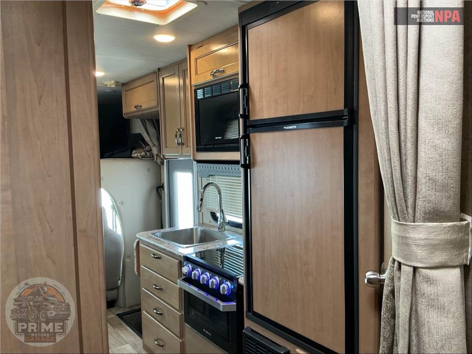 2019 Thor Motor Coach M-22FE E350-V10 - FREEDOM ELITE SERIES — фото 9