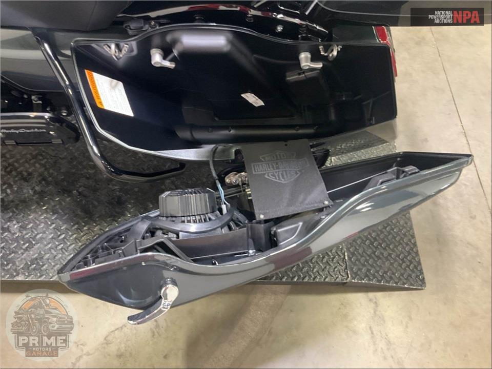 2025 Harley-Davidson FLHXU STEET GLIDE ULTRA — фото 15