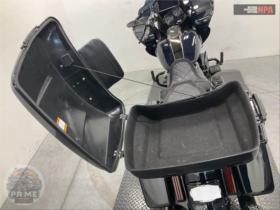 2022 Harley-Davidson FLTRXSE CVO ROAD GLIDE — фото 23