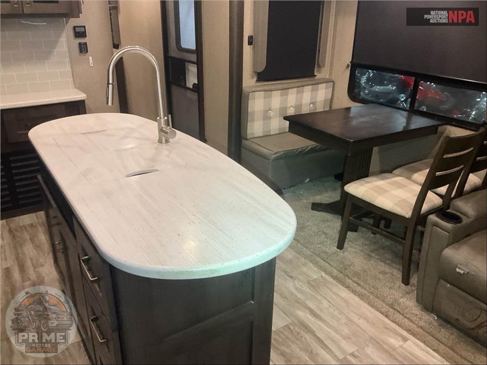 2022 Grand Design Recreational Vehicles M-315RLTS - REFLECTION SERIES — фото 7