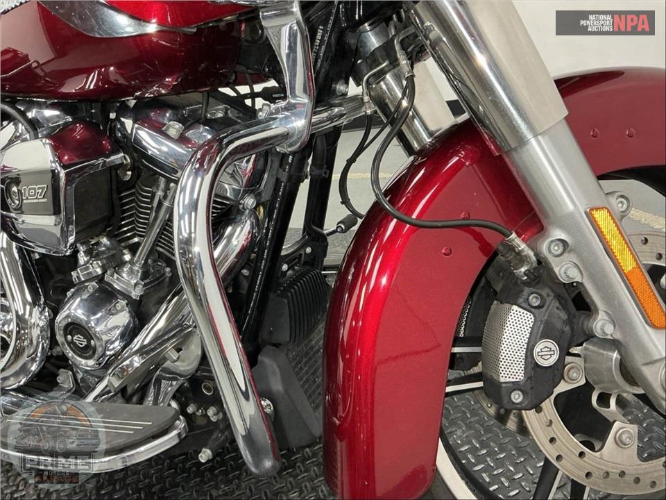 2017 Harley-Davidson FLTRXS ROAD GLIDE SPECIAL — фото 13